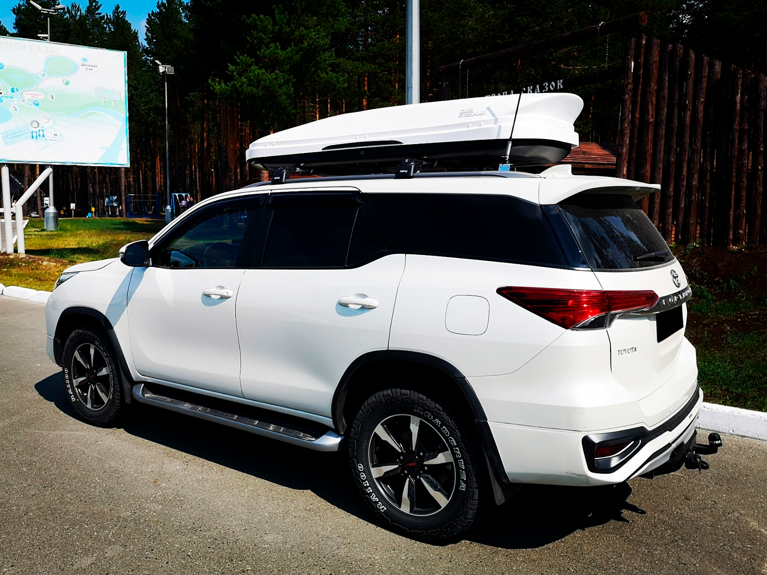 Багажный бокс на крышу Carl Steelman SPORT 2230*900*385 белый "карбон" с двухсторонним открытием + еврокрепление "краб"(об.540л) от магазина ФаркопРос